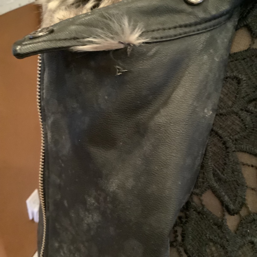 Leather Jacket with fur - Picture 8 of 8